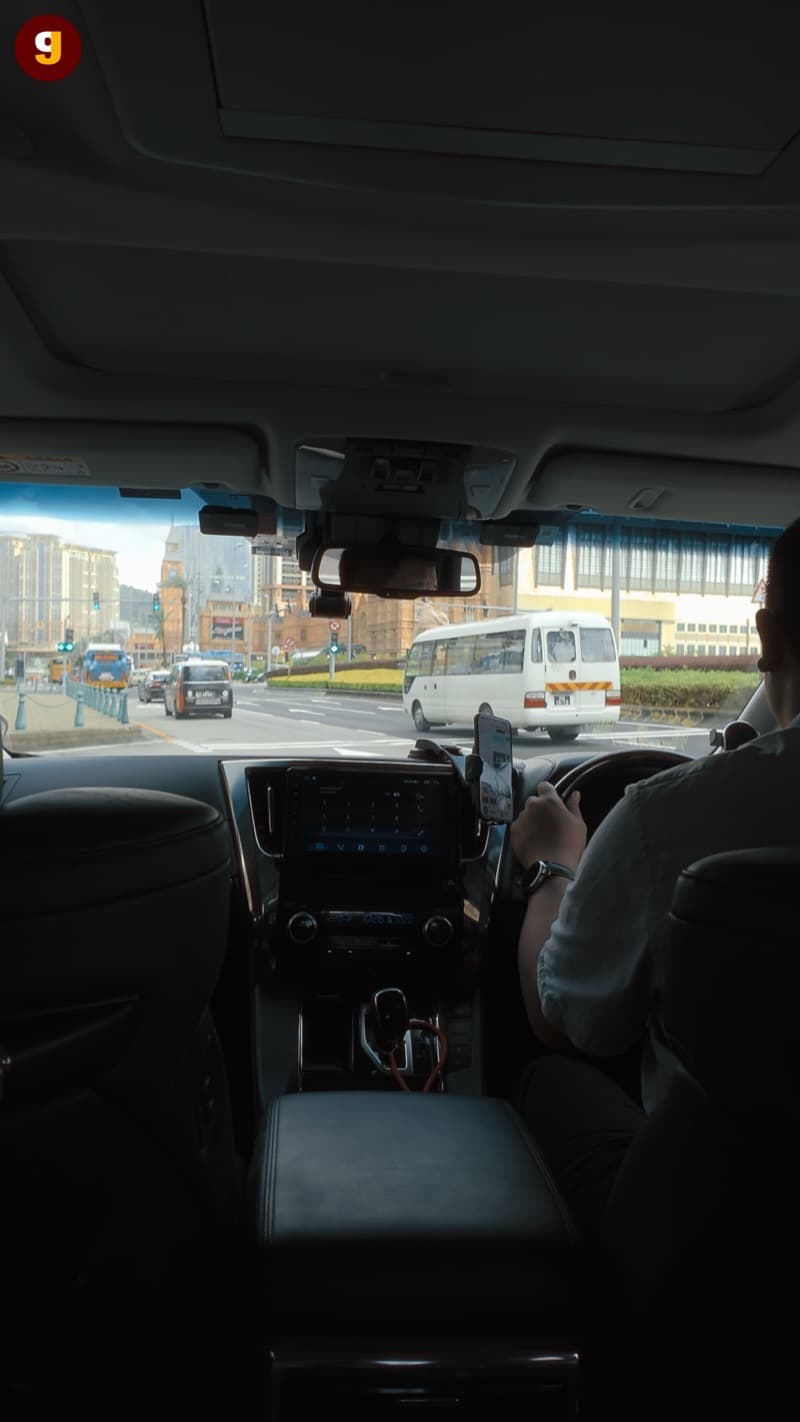 บริการรถรับส่งมาเก๊า-จูไห่ MPV 7 ที่นั่ง